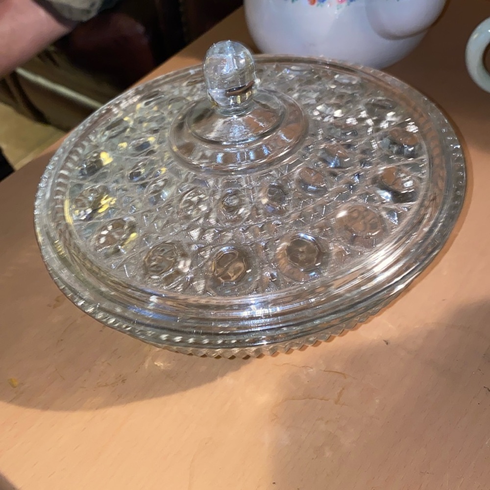 Vintage Indiana Glass Co. Windsor Candy Dish with lid 7 1/2”